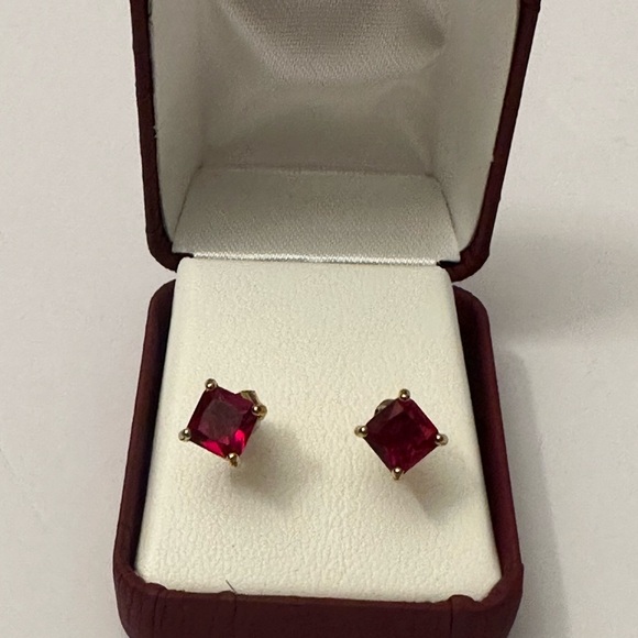 Elegant Gold and Red Stud Earrings for Women - Picture 2 of 5